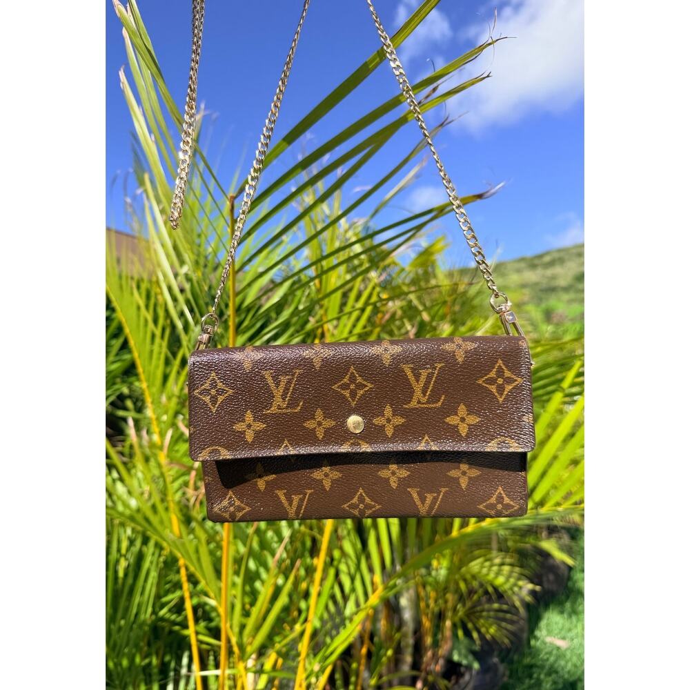 Louis Vuitton International Wallet in Monogram Canvas WOC